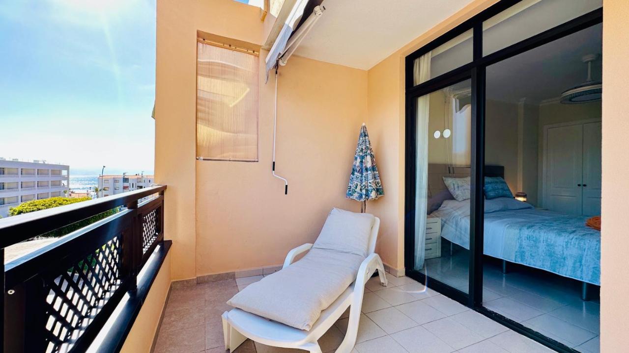Sunset Apart, Large Terrace, Pool, Location! Apartment