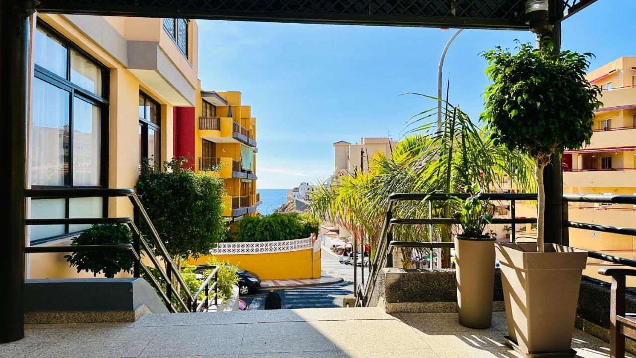 Apartment Sunset Apart, Large Terrace, Pool, Location! *