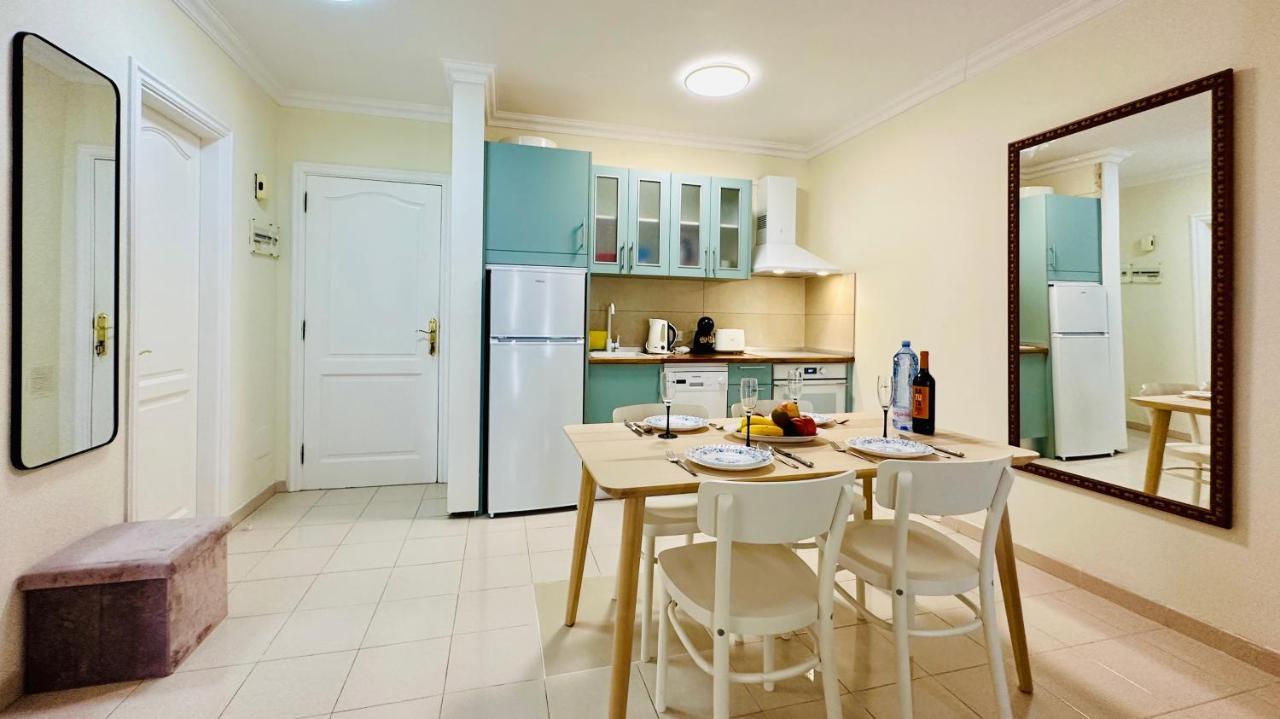 Apartment Sunset Apart, Large Terrace, Pool, Location! Puerto de Santiago (Tenerife)